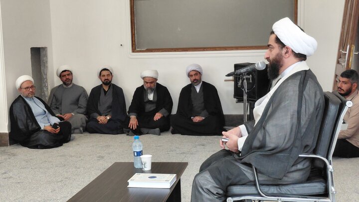 تصاویر/ برنامه گرامیداشت هفته دفاع مقدس با سخنرانی مدیر حوزه علمیه مازندران