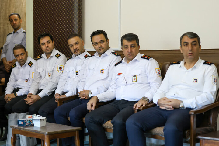 تصاویر / دیدار با رئیس و معاونان سازمان آتش‌نشانی و خدمات ایمنی شهرداری تبریز با نماینده ولی‌فقیه در آذربایحان‌شرقی