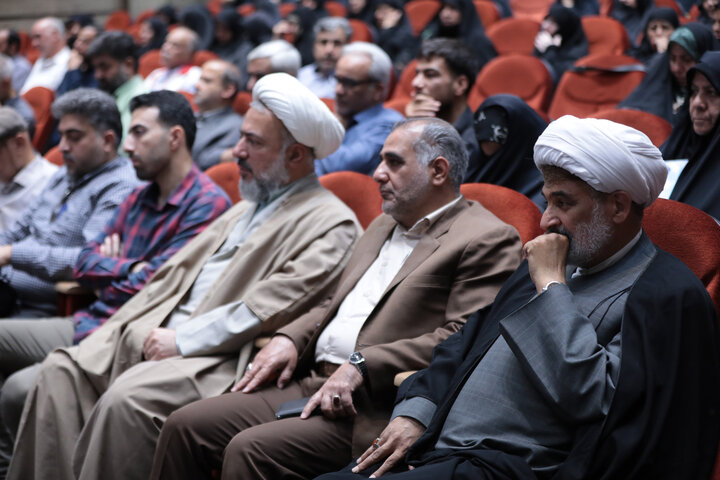 تصاویر/ همایش بصیرتی «جهاد تبیین» و یادواره قائد شهید در قم