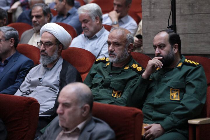تصاویر/ همایش بصیرتی «جهاد تبیین» و یادواره قائد شهید در قم