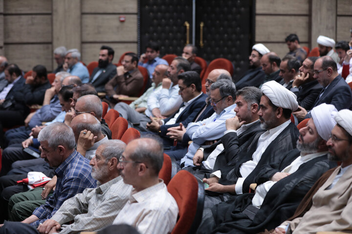 تصاویر/ همایش بصیرتی «جهاد تبیین» و یادواره قائد شهید در قم