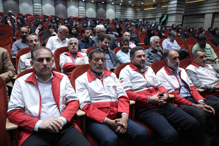 تصاویر/ همایش بصیرتی «جهاد تبیین» و یادواره قائد شهید در قم