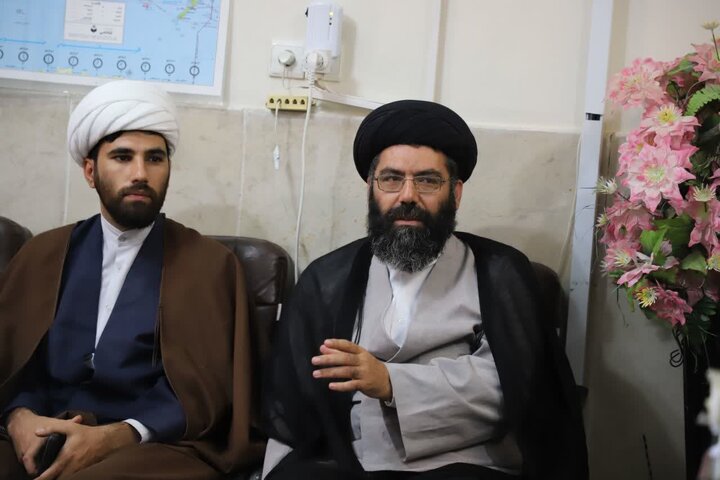 تصاویر/ نشست مدیر حوزه علمیه کردستان با مدیر، کادر و اساتید مدرسه علمیه کامیاران