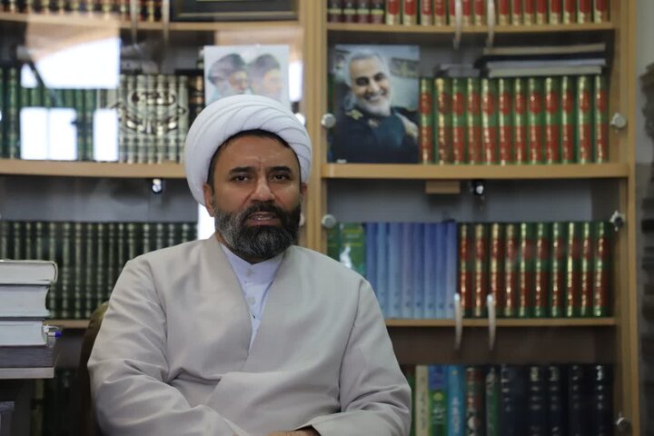 تصاویر/ نشست مدیر حوزه علمیه کردستان با مدیر، کادر و اساتید مدرسه علمیه کامیاران