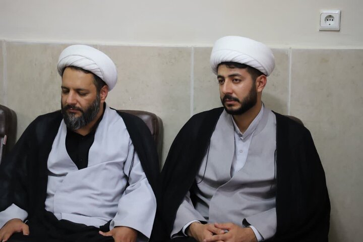 تصاویر/ نشست مدیر حوزه علمیه کردستان با مدیر، کادر و اساتید مدرسه علمیه کامیاران