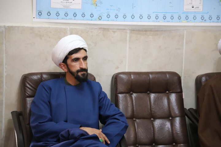 تصاویر/ نشست مدیر حوزه علمیه کردستان با مدیر، کادر و اساتید مدرسه علمیه کامیاران