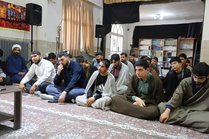 تصاویر/سخنرانی مدیر حوزه علمیه کردستان در جمع طلاب حوزه علمیه امام باقر علیه السلام کامیاران