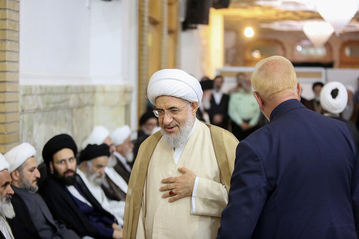 گرامیداشت آیت الله شبیری زنجانی در حرم حضرت معصومه (س)