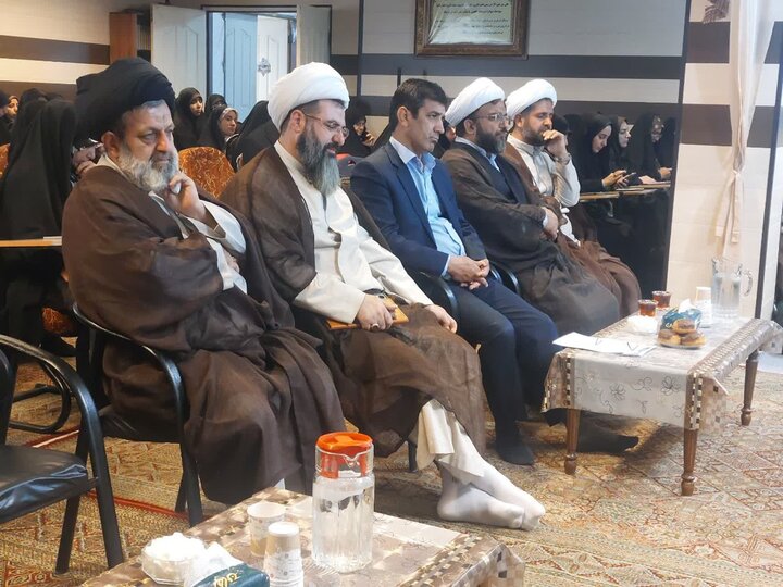 تصاویر/حضور مسئولین استان مرکزی در افتتاحیه سال تحصیلی مدارس علمیه خواهران شهر اراک