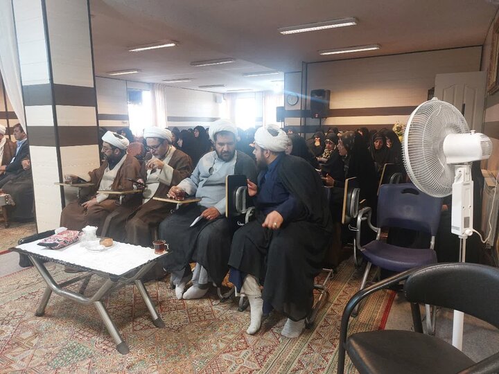 تصاویر/حضور مسئولین استان مرکزی در افتتاحیه سال تحصیلی مدارس علمیه خواهران شهر اراک