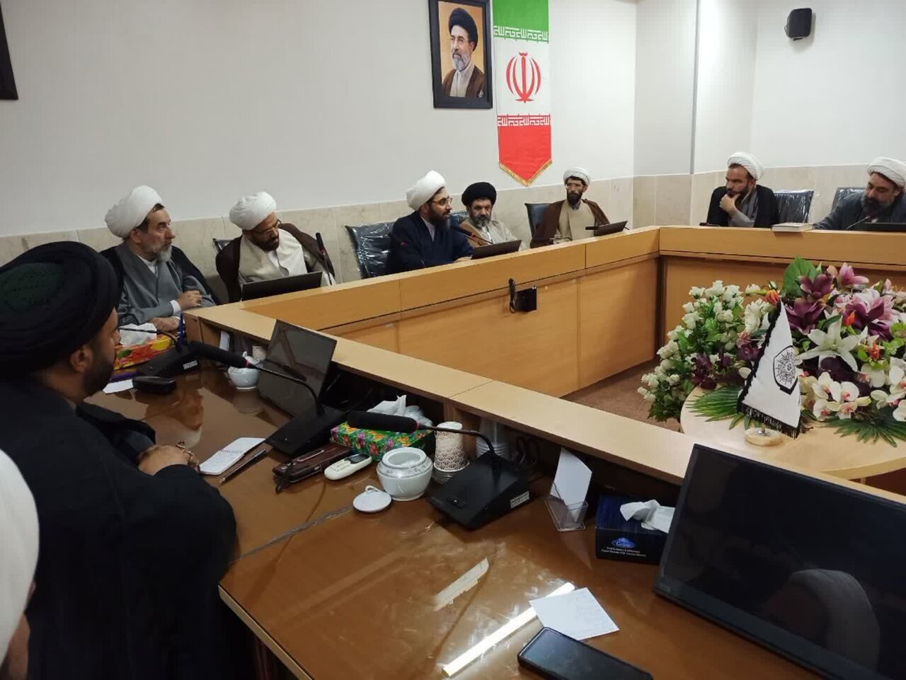 نشست قرارگاه شهید امام خامنه‌ای اصفهان جهت حضور منسجم روحانیون در مراسم «جان‌فدا»