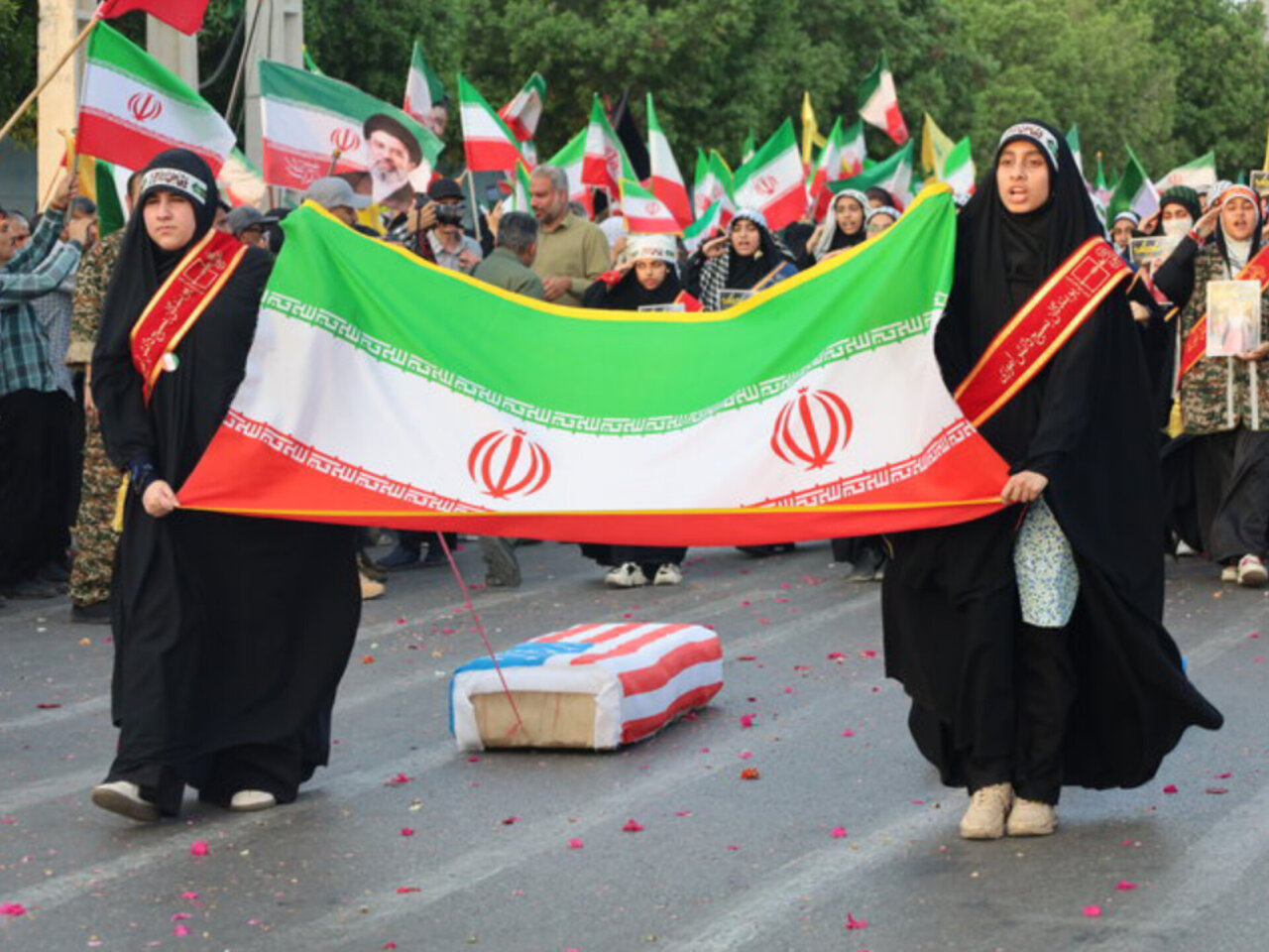 تجلی همبستگی ملت و نیروهای مسلح در رزمایش باشکوه «جان‌فدا» در هرمزگان