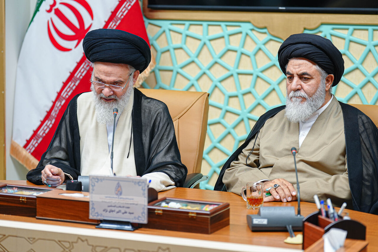 زمینهسازی برای ظهور، هم ساختن جامعه مهدوی است و هم برداشتن موانع / سلطه پذیری ممنوع