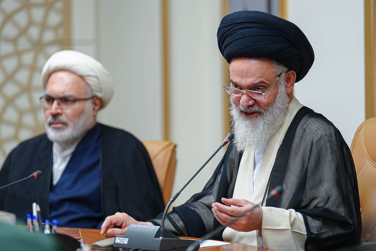 زمینهسازی برای ظهور، هم ساختن جامعه مهدوی است و هم برداشتن موانع / سلطه پذیری ممنوع