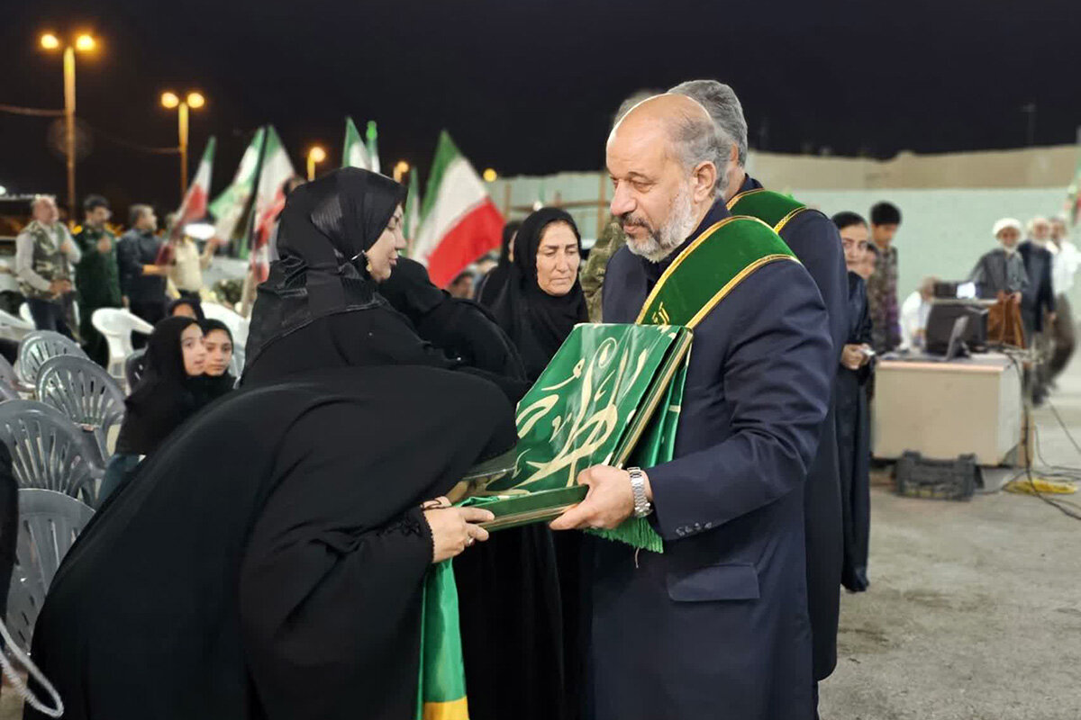 تجلیل سفیران کریمه از شهدای حمله ناجوانمردانه دولت تروریست آمریکا به لامرد