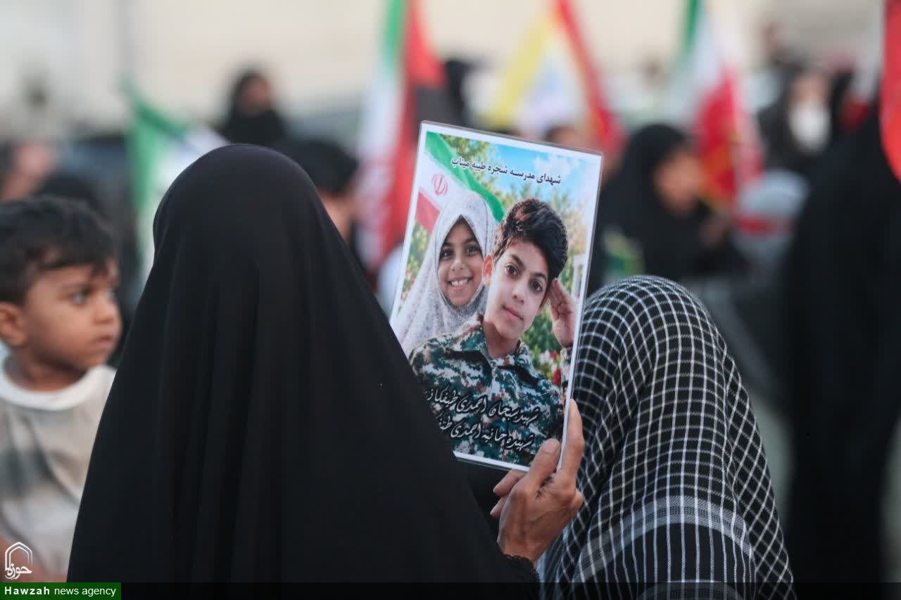 فیلم | دریادلان بندرعباس، جلوه‌ای از اقتدار و همبستگی ملی در رزمایش ۱۱۰ هزار نفری جان‌فدا