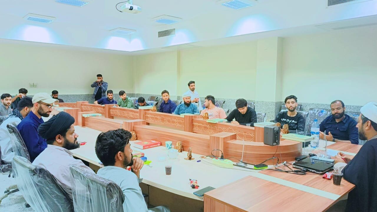 نشست بصیرتی بمناسبت دفاع مقدس: ہمیں جہادِ تبیین کے ذریعے حقائق کو عوام الناس تک پہنچانا ہوگا، مولانا بشیر دولتی