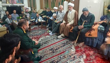 تصاویر/ دیدار امام جمعه ساوه با خانواده سرداران شهید مهدی و هادی ناصری