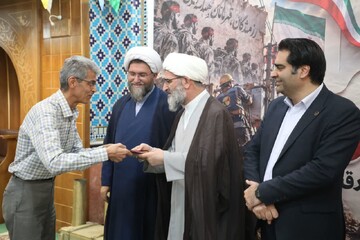 تصاویر/ مراسم تجلیل از رزمندگان پیشکسوت شرکت توزیع برق استان با حضور نماینده ولی‌فقیه در استان سمنان