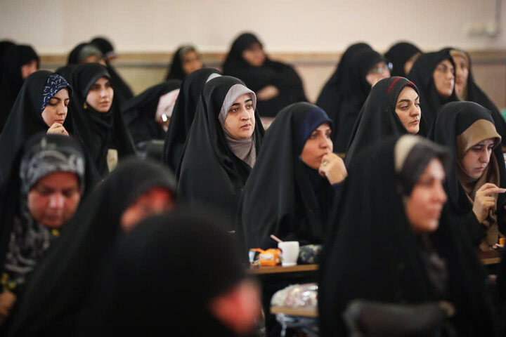 تصاویر / مراسم افتتاحیه سال تحصیلی حوزه‌های علمیه خواهران استان قزوین برگزار شد