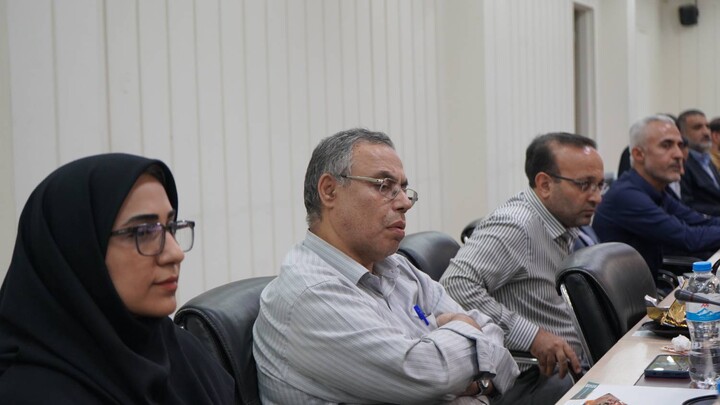 نشست متولیان دانشگاه شهید چمران اهواز با نماینده ولی فقیه در خوزستان