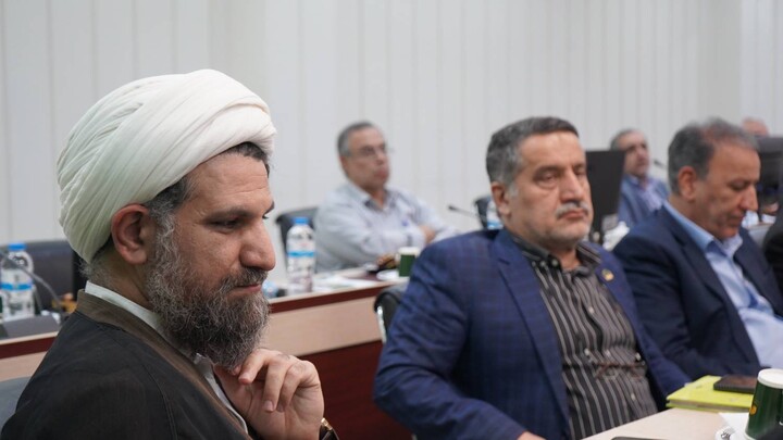 نشست متولیان دانشگاه شهید چمران اهواز با نماینده ولی فقیه در خوزستان