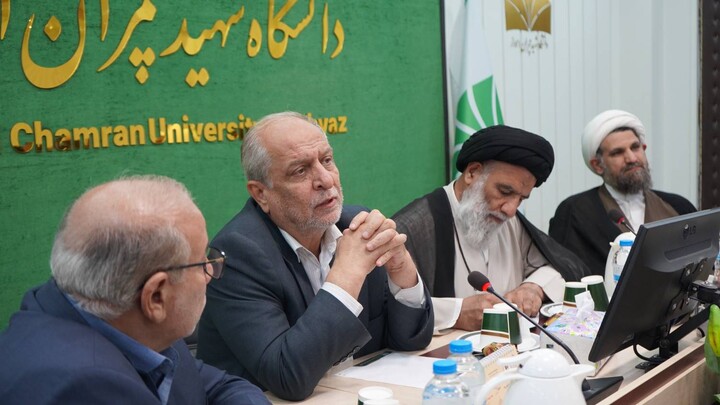 نشست متولیان دانشگاه شهید چمران اهواز با نماینده ولی فقیه در خوزستان
