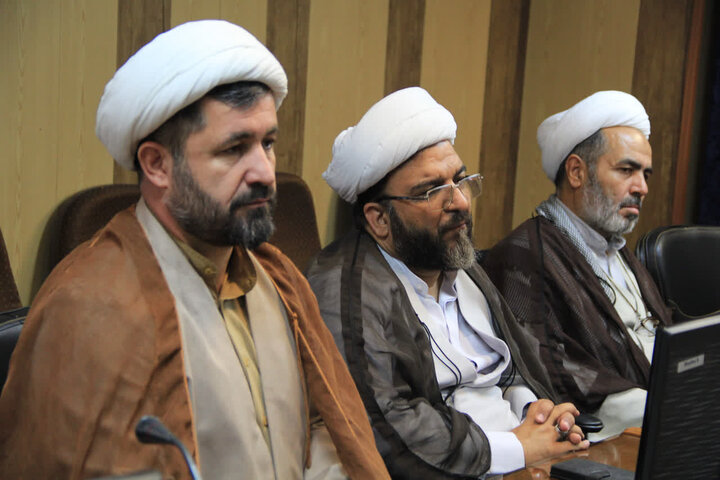 تصاویر/جلسه هماهنگی برگزاری یادواره شهدای روحانی در اراک