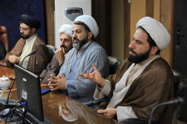 تصاویر/جلسه هماهنگی برگزاری یادواره شهدای روحانی در اراک