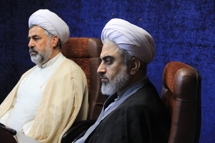 تصاویر/جلسه هماهنگی برگزاری یادواره شهدای روحانی در اراک