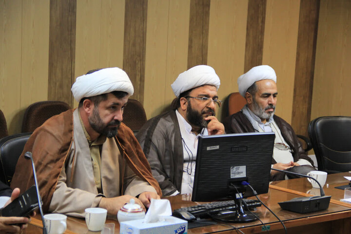 تصاویر/جلسه هماهنگی برگزاری یادواره شهدای روحانی در اراک