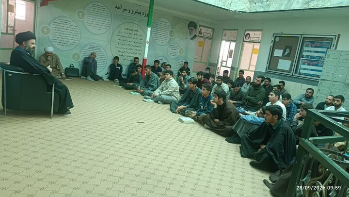 تصاویر/محفل انس با قرآن در مدرسه بقیه الله الاعظم(عج)دلفان