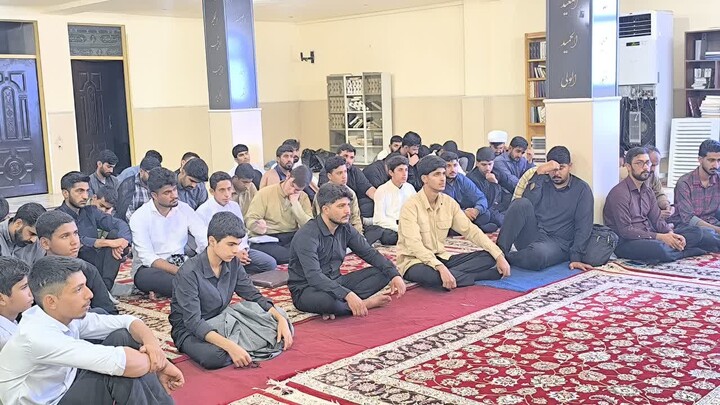 تصاویر/ مراسم پاسداشت هفته دفاع مقدس در مدرسه علمیه امام صادق (ع) شهرستان جیرفت