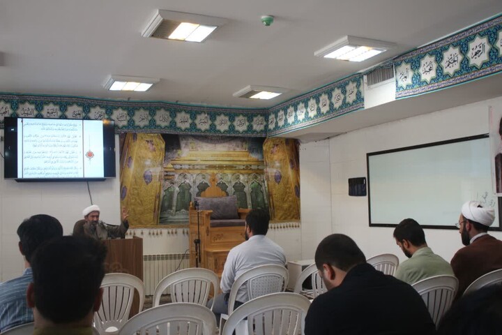 تصاویر/ سی‌اُمین جلسه از سلسله جلسات شرح صحیفه سجادیه در مدرسه علمیه امام مهدی (عج) شهر کرمان