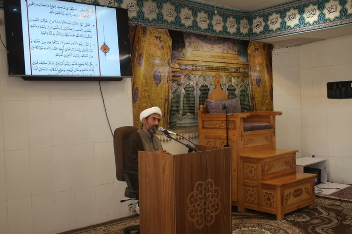 تصاویر/ سی‌اُمین جلسه از سلسله جلسات شرح صحیفه سجادیه در مدرسه علمیه امام مهدی (عج) شهر کرمان