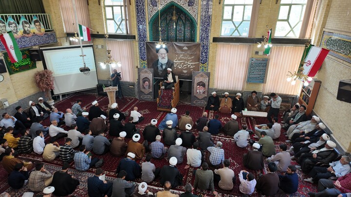 تصاویر/ مراسم بزرگداشت آیت الله شبیری زنجانی(ره) در حوزه علمیه همدان