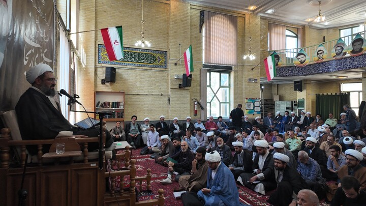 تصاویر/ مراسم بزرگداشت آیت الله شبیری زنجانی(ره) در حوزه علمیه همدان
