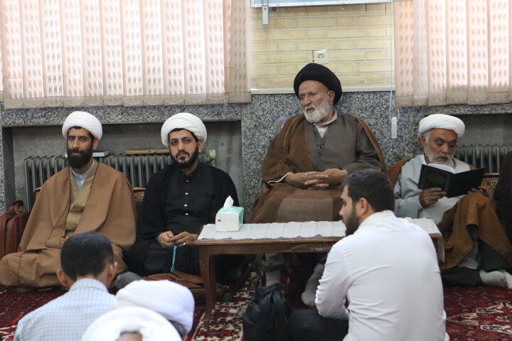تصاویر/ مراسم بزرگداشت آیت الله شبیری زنجانی(ره) در حوزه علمیه همدان