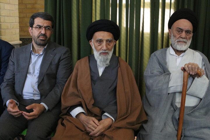 تصاویر/ مراسم بزرگداشت آیت الله شبیری زنجانی(ره) در حوزه علمیه همدان