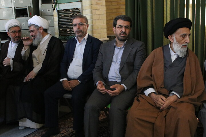 تصاویر/ مراسم بزرگداشت آیت الله شبیری زنجانی(ره) در حوزه علمیه همدان