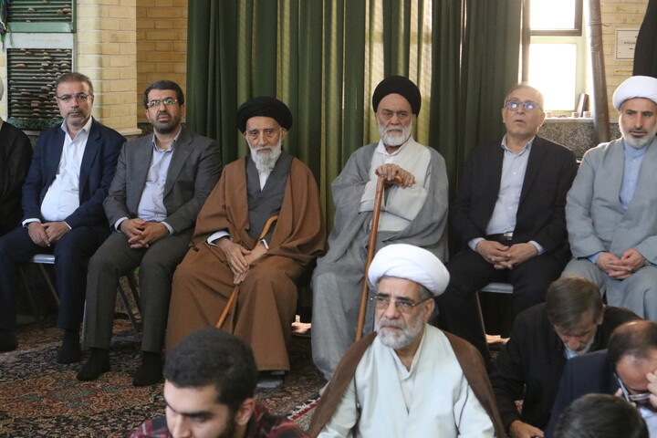 تصاویر/ مراسم بزرگداشت آیت الله شبیری زنجانی(ره) در حوزه علمیه همدان
