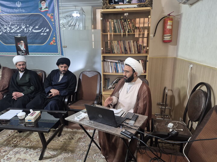 تصاویر/ نشست مدیران آموزش مدارس علمیه کاشان
