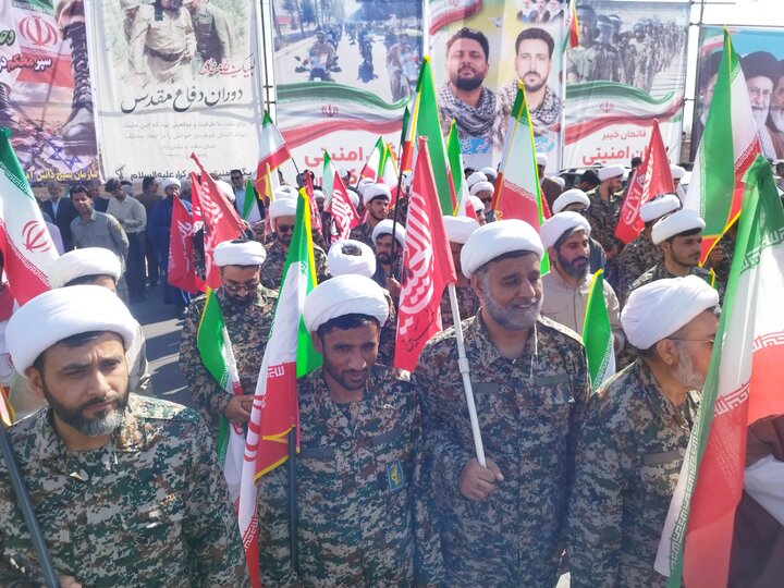 تصاویر/ حضور پررنگ طلاب و روحانیون در رزمایش بزرگ «جان‌فدایان ایران» در زاهدان