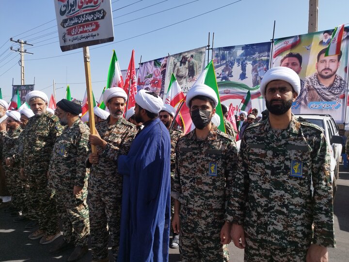تصاویر/ حضور پررنگ طلاب و روحانیون در رزمایش بزرگ «جان‌فدایان ایران» در زاهدان