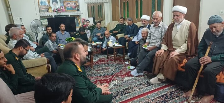 تصاویر/دیدار باخانواده سرداران شهید مهدی و هادی ناصری در ساوه