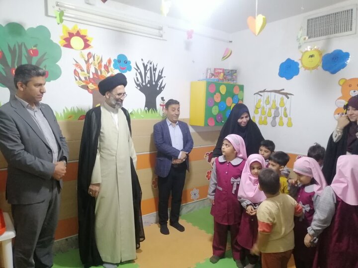 تصاویر/دیدار امام جمعه کاشان با تعدادی از خانواده‌های شهدا