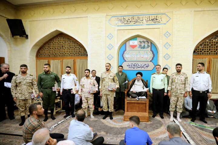 تصاویر / تجلیل نماینده ولی فقیه در گلستان از سربازان امنیت و خدمت