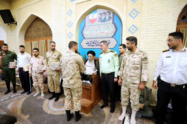 تصاویر / تجلیل نماینده ولی فقیه در گلستان از سربازان امنیت و خدمت