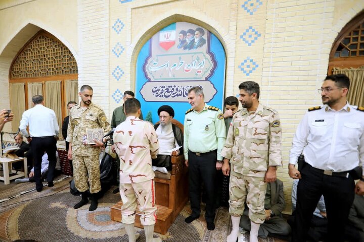 تصاویر / تجلیل نماینده ولی فقیه در گلستان از سربازان امنیت و خدمت
