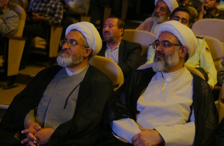 آیین رونمایی از آثار هنری کنگره ملی شهدای استان قم